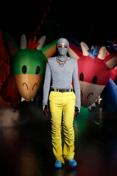 Look 90